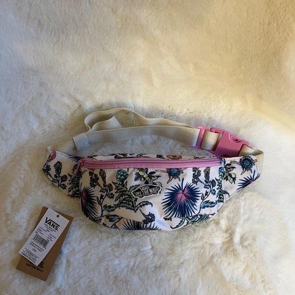 Vans Handbags - NWT Vans flora belt bag